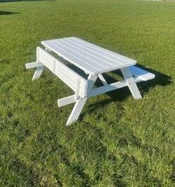 Goedkopepicknicktafels.nl | Witte XL Picknicktafel | Tuintafel 6 Persoons | Wit Gespoten Gedroogd Grenen Hout! 9 Goedkopepicknicktafels.nl | Witte XL Picknicktafel | Tuintafel 6 Persoons | Wit Gespoten Gedroogd Grenen Hout! -Fijne Tuinmeubelwinkel 1125x1200 1