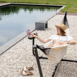 Vita5 Hangmat Met Standaard – 2 Persoons – Incl. Bekerhouder – 205kg Draaggewicht – Beige/Wit 17 Vita5 Hangmat Met Standaard – 2 Persoons – Incl. Bekerhouder – 205kg Draaggewicht – Beige/Wit -Fijne Tuinmeubelwinkel 1200x1200 1161