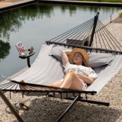 Vita5 Hangmat Met Standaard En Spreidstok – 2 Persoons – Incl. Bekerhouder - Afneembaar Kussen – Uv-bestendig – Lichtgrijs 24 Vita5 Hangmat Met Standaard En Spreidstok – 2 Persoons – Incl. Bekerhouder - Afneembaar Kussen – Uv-bestendig – Lichtgrijs -Fijne Tuinmeubelwinkel 1200x1200 1338