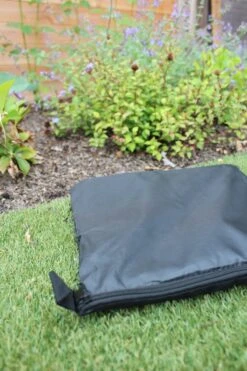 Luxe Parasolhoes Met Rits En Stok Voor Zweefparasol | 265 X 70 Cm | Waterdicht | Rits En Stok | Geschikt Voor Parasol Van 300 Cm | Zwart 18 Luxe Parasolhoes Met Rits En Stok Voor Zweefparasol | 265 X 70 Cm | Waterdicht | Rits En Stok | Geschikt Voor Parasol Van 300 Cm | Zwart -Fijne Tuinmeubelwinkel 800x1200