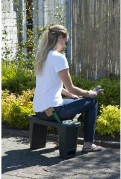 Nature - Tuinkruk 2-in-1 - Tuinzit/-knielkruk - Tuin Werkbank - Grijs - H34 X 66 X 25cm 15 Nature - Tuinkruk 2-in-1 - Tuinzit/-knielkruk - Tuin Werkbank - Grijs - H34 X 66 X 25cm -Fijne Tuinmeubelwinkel 814x1200